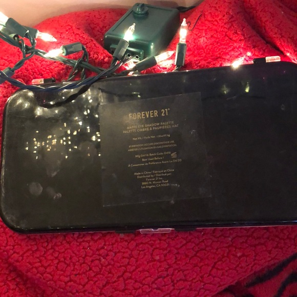 Forever 21 matte eyeshadow palette - Picture 6 of 6